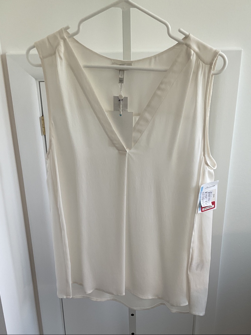 Joie Cream Sleeveless 100% Silk Blouse Large Flawed 🎀